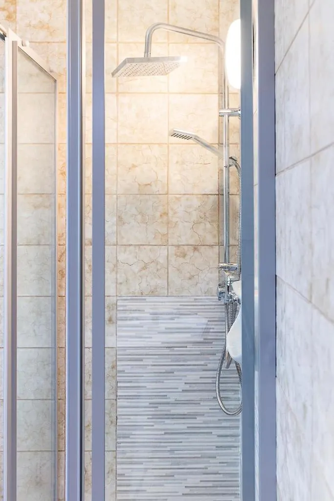 Exclusive Villa With Lake View-Private Spa Galbiate Italia